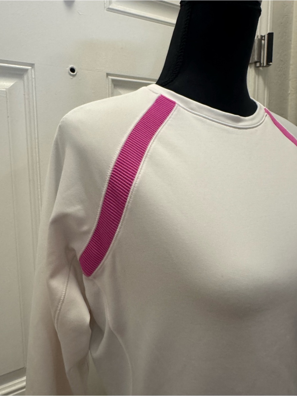 Under Armour White Long-Sleeve Performance Tee with Pink Shoulder Accents 0457 - Picture 3 of 6